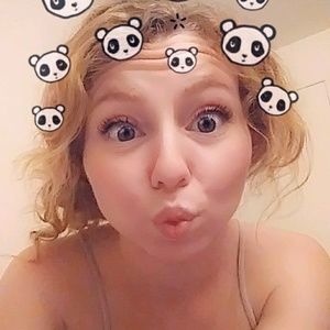 Meet your Posher, Felicia